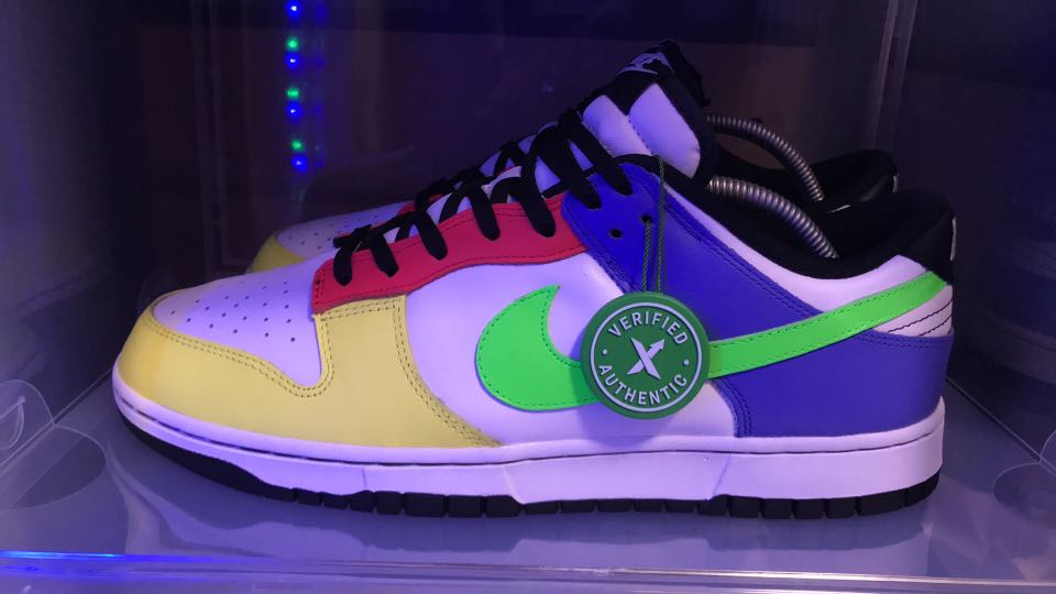 nike dunk low green strike