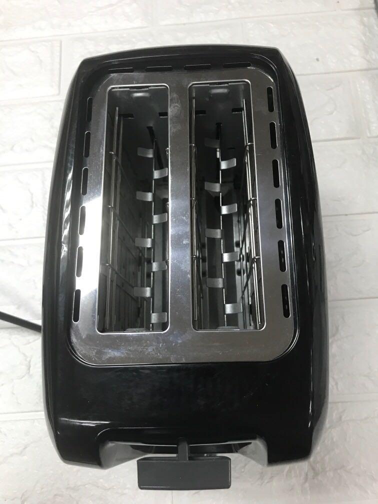 Sunbeam Bread Toaster (Category: Other Kitchen Appliances) located in Pasay City. Submitted by meostore (Listing ID 1114825603, Image 1). Description: With box and manual 110 volts need transformer No issue No scratches .