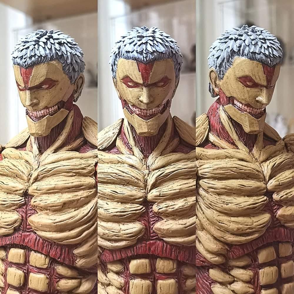 30cm Attack on titan 1/6 armored titan Reiner, Hobbies & Toys
