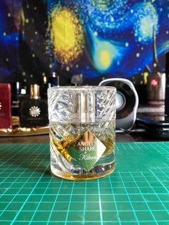 (Category: ) located in . Submitted by blackbottleperfume (Listing ID 1115068815, Image 1). Description: .