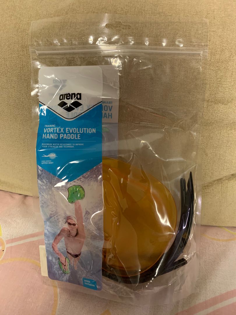 Arena vortex evolution hand paddle 游泳訓練 划水掌 蛙掌, 運動產品, 其他運動配件 Carousell