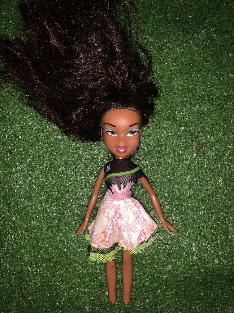 Black bratz hotsell doll sasha