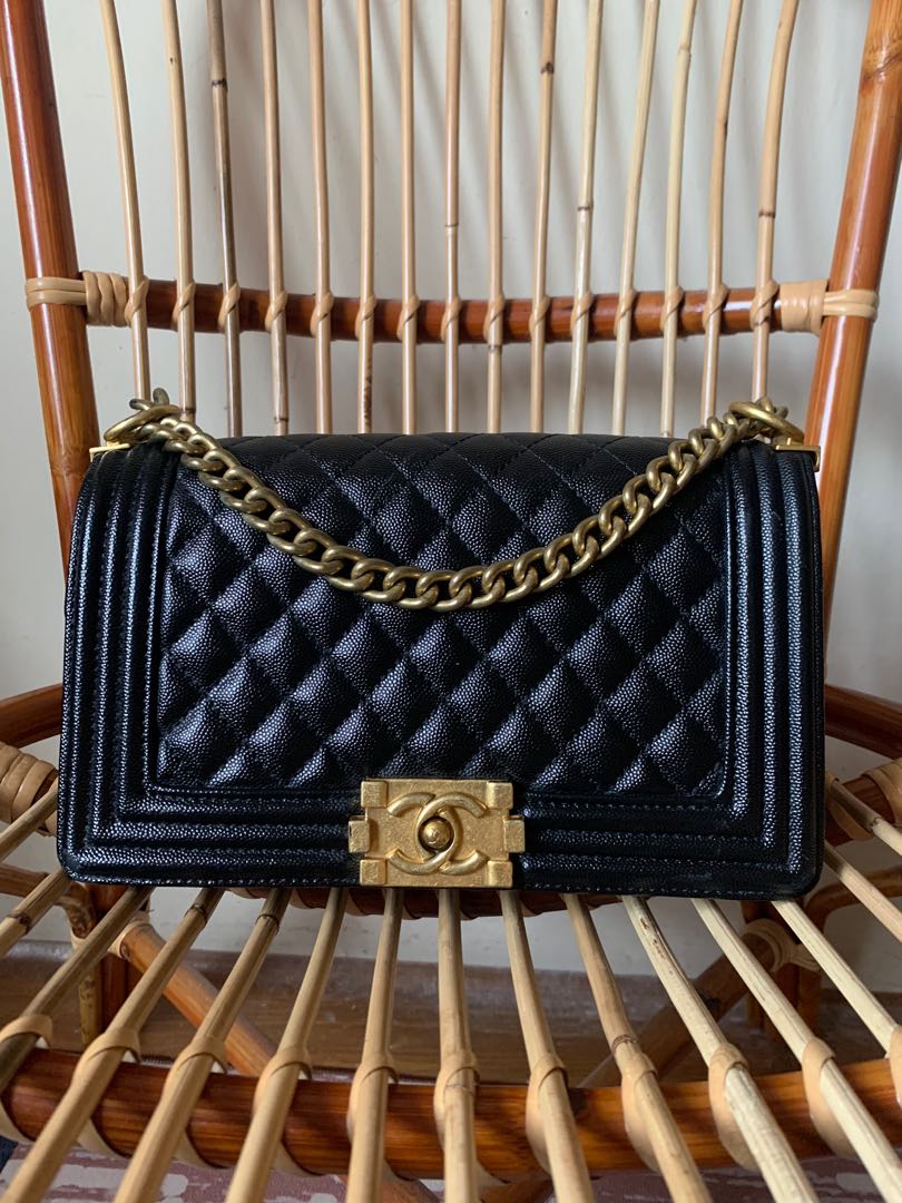 Chanel le shop boy black caviar