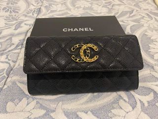 (Category: ) located in . Submitted by glamwithmeee (Listing ID 1114943019, Image 1). Description: .