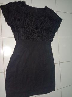 Dress hitam
