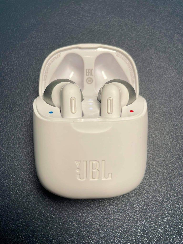 ONHAND JBL by HARMAN TUNE220 TWS (Category: Earphones) located in Quezon City. Submitted by maxestvz (Listing ID 1115025952, Image 2). Description: 𝐹𝑜𝑟 𝑠𝑎𝑙𝑒 Guaranteed Authentic JBL Bluetooth earbuds 💯 JBL by HARMAN TUNE220 TWS 💖 Bought this last 09/13 from JBL Online Store. so item is good as new and used 2x only. Not sealed. Includes receipt and with 1 year warranty from JBL. PM before making an offer, to check if item is still availab