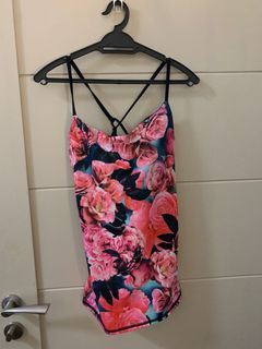 (Category: ) located in . Submitted by xty.clothes (Listing ID 1115000770, Image 1). Description: .