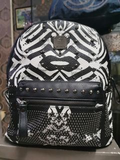 (Category: ) located in . Submitted by memj_closet (Listing ID 1115068129, Image 1). Description: .