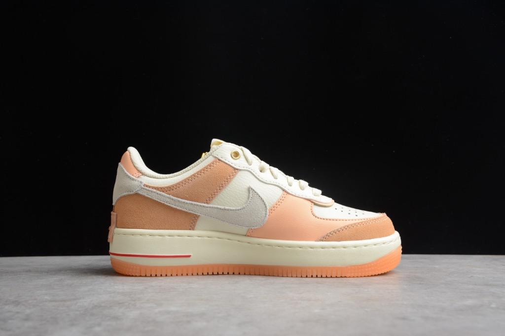 NIKE Air Force 1 Shadow