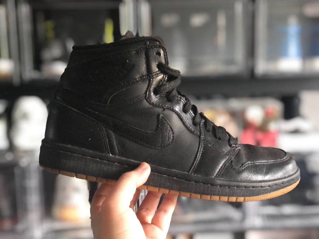 Nike Air Jordan 1 Retro Black Gum Sole US7.5 Men s Fashion