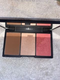 (Category: ) located in . Submitted by prettyglambox (Listing ID 1115081001, Image 1). Description: .