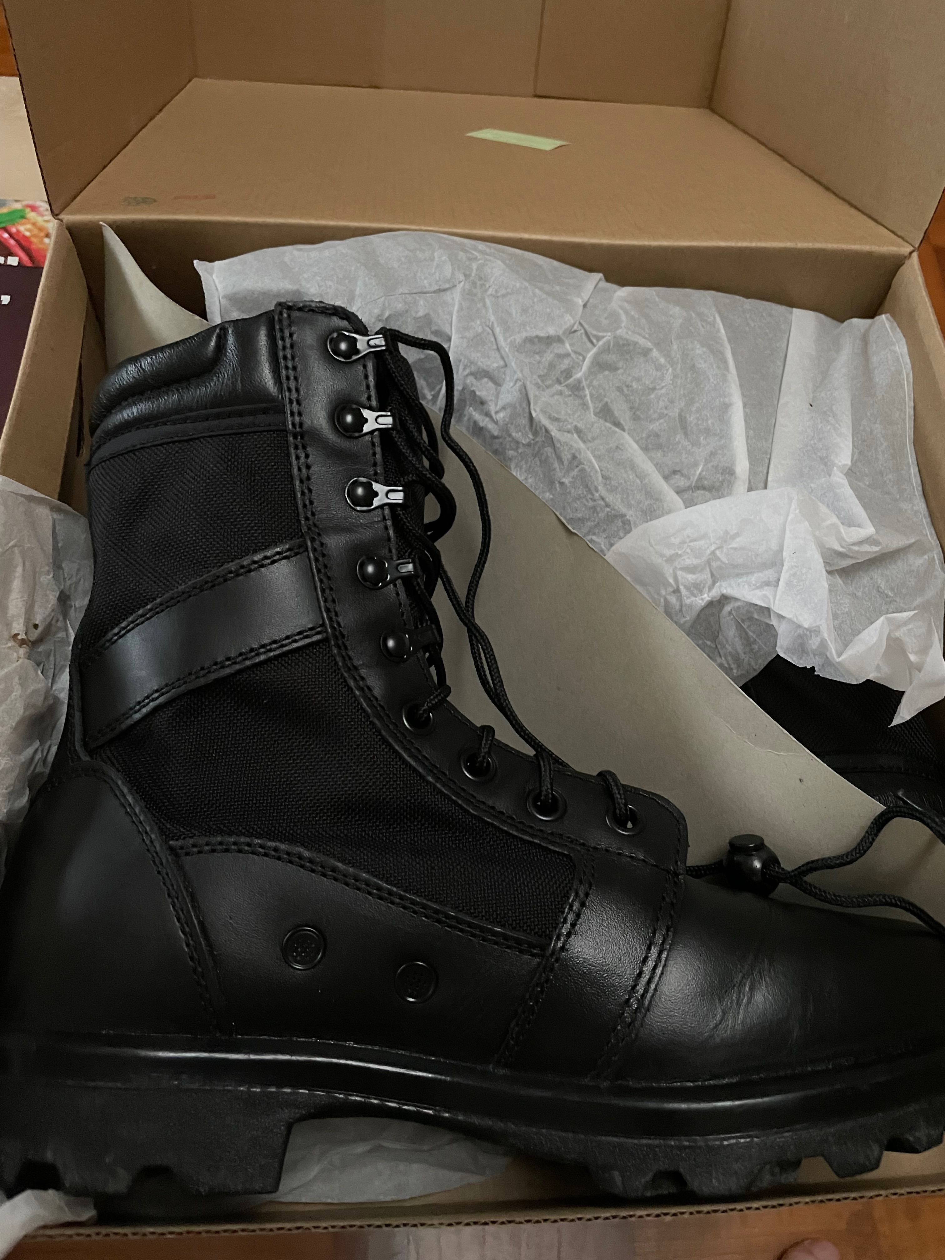 SAF Boots size 10 us 10 Combat