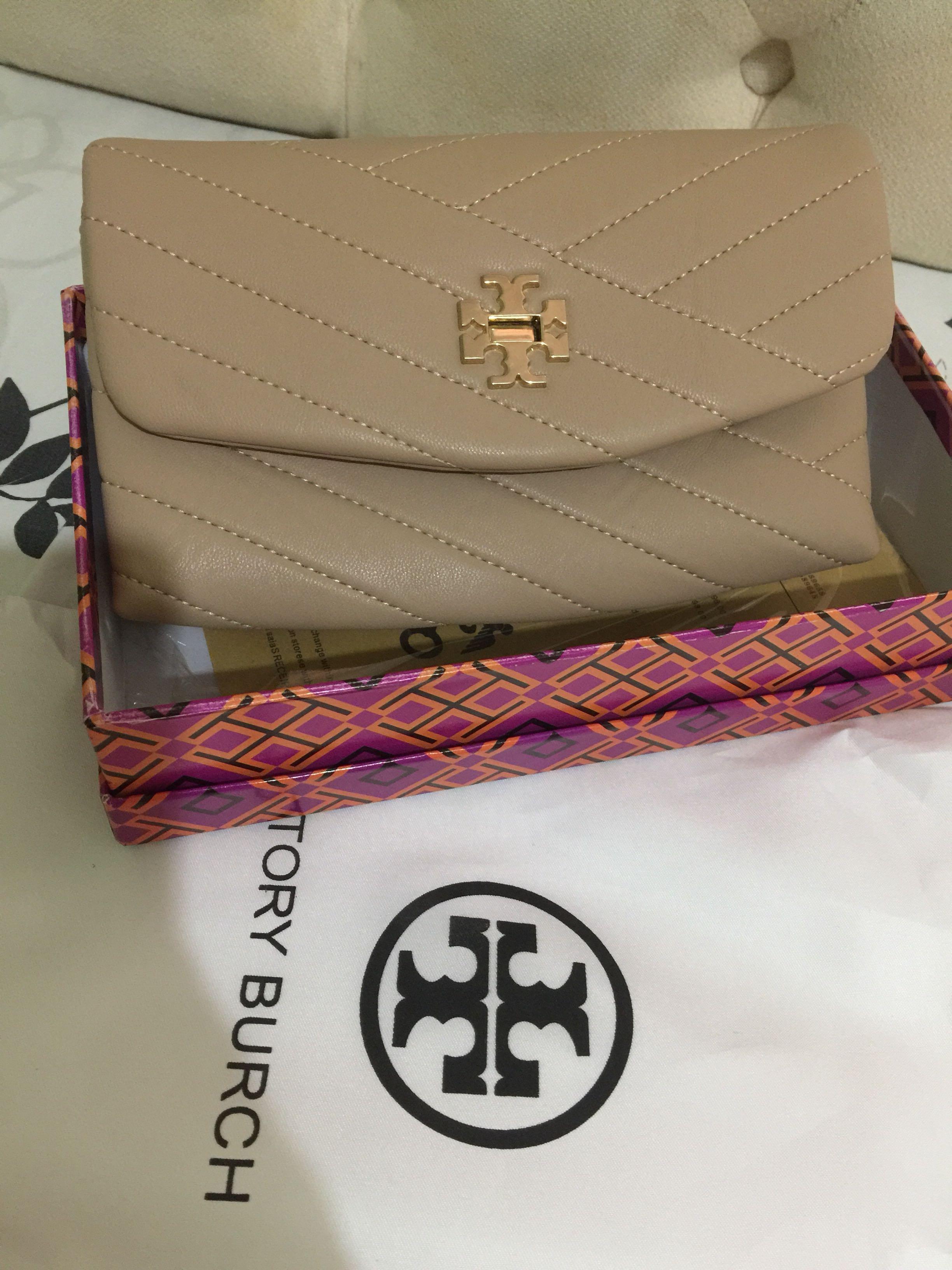 Tory burch 2025 small wallet sale