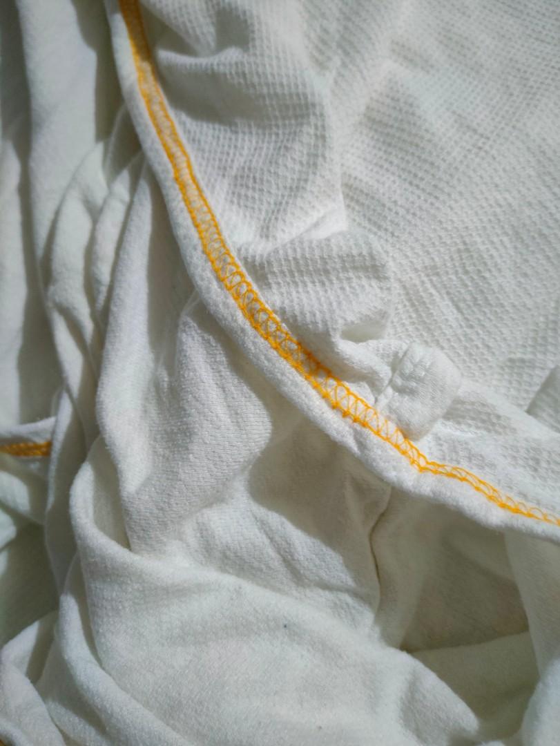 single bedsheet (Category: Bedding & Towels) located in Manila. Submitted by anyushka (Listing ID 1114952300, Image 2). Description: US bale. non garterized. de suksok.
