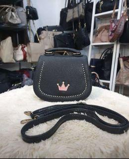 Sling Bag hitam kecil lucu