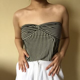 (Category: ) located in . Submitted by maddi__ (Listing ID 1115094285, Image 1). Description: .