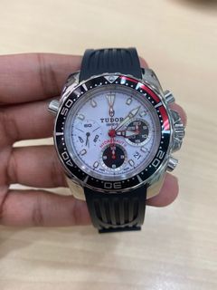 （分類：）位於 。 由 maxwatchesz 提交（商品編號 1114988721，圖片 1）。簡介： 。