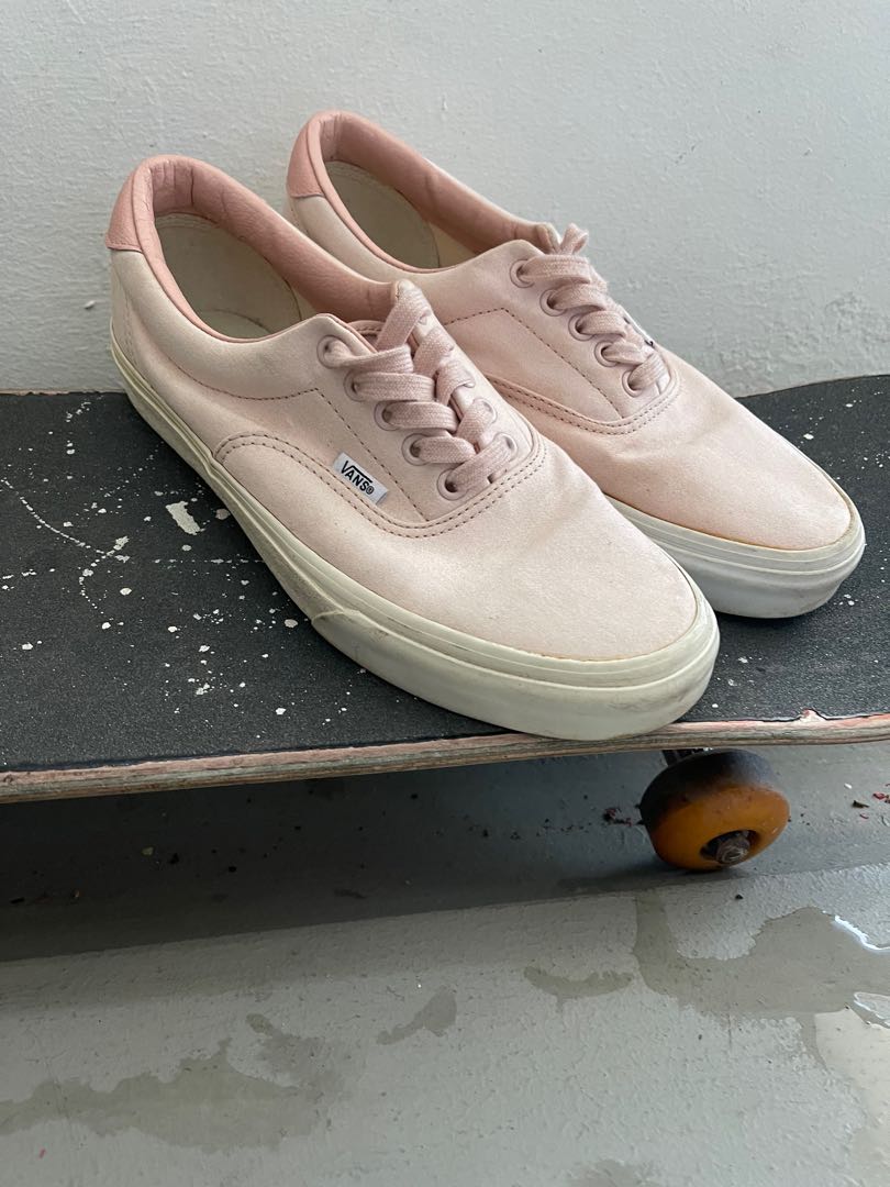 Light pink classic vans 2025
