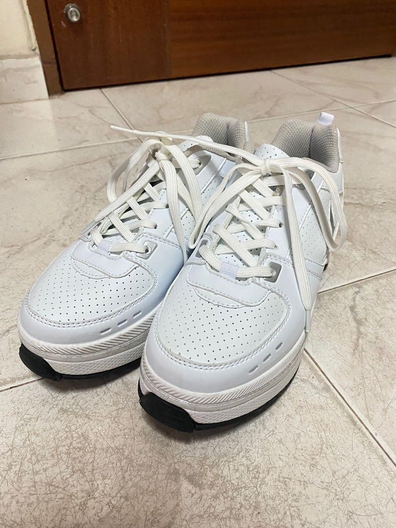 Viral Tiktok Roller Skates Shoes, Women's Fashion, Footwear, Sneakers on Carousell