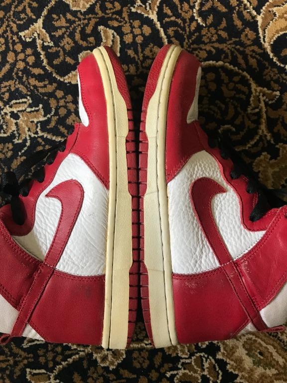 2010 Nike Dunk High White Varsity Red US7 (Category: Sneakers) located in Paranaque City. Submitted by rassvet (Listing ID 1115137198, Image 3). Description: 2010 Nike Dunk High 'White Varsity Red' 317982-162 No box, heel drag, slight sole sep. Manufacturing date 08/12/09 to 10/14/09. Condition: 8/10. Shipping only, no meetup; freeship within Metro Manila. NO REFUNDS..