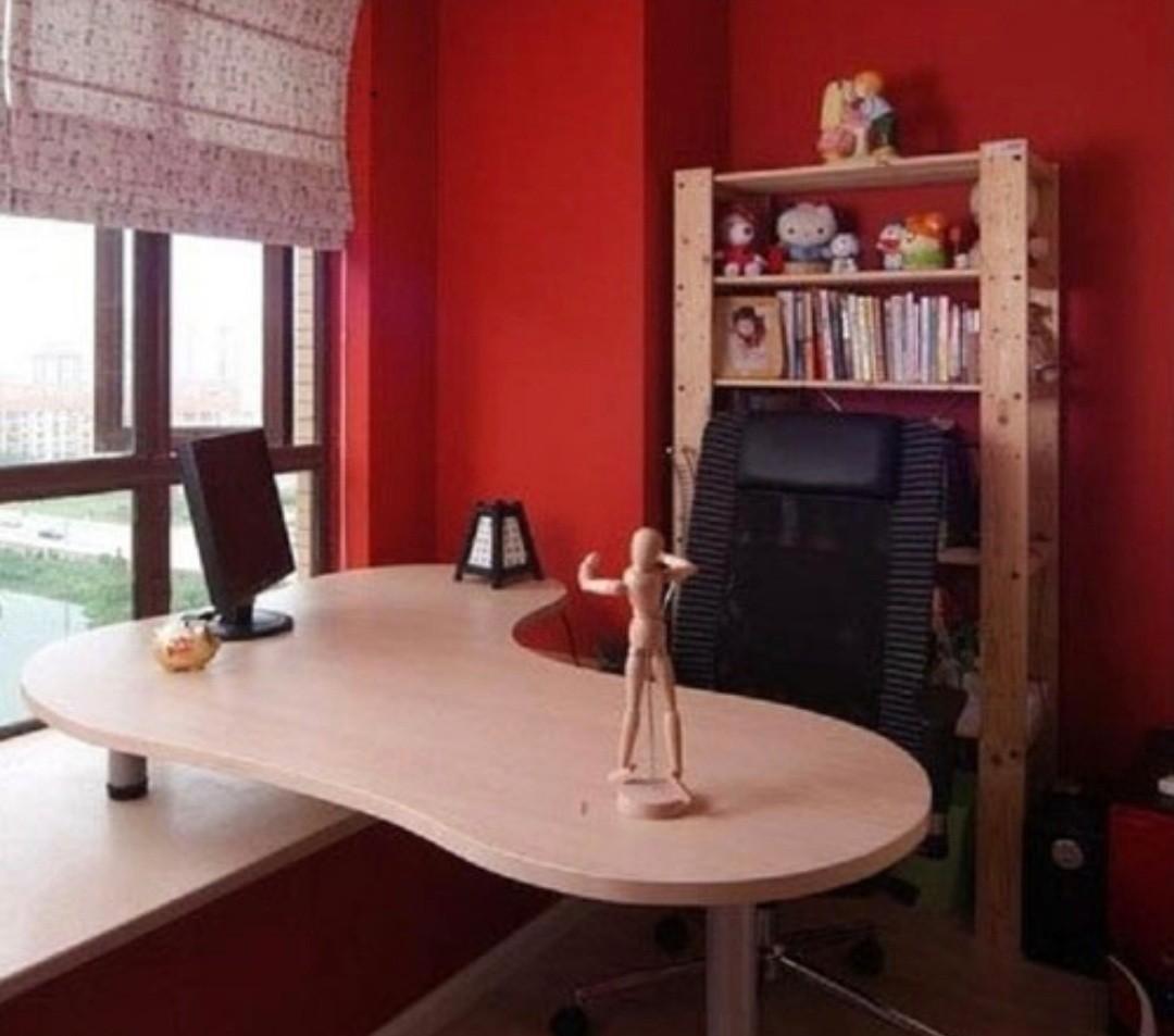 Bay Window Desk in Black, Furniture & Home Living, Furniture, Tables