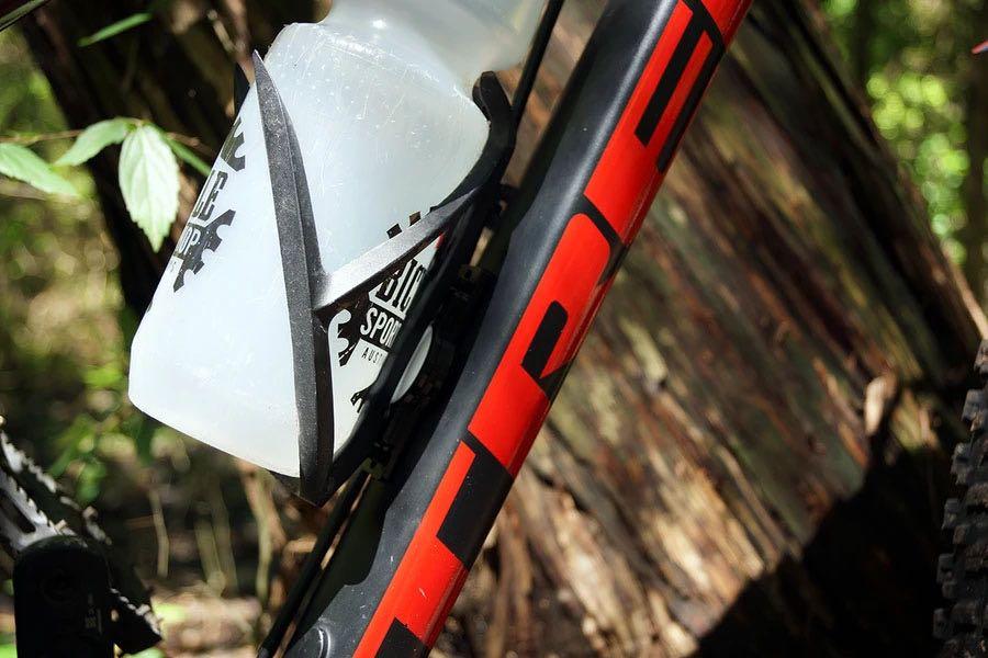 Zip tie bottle cage 2025