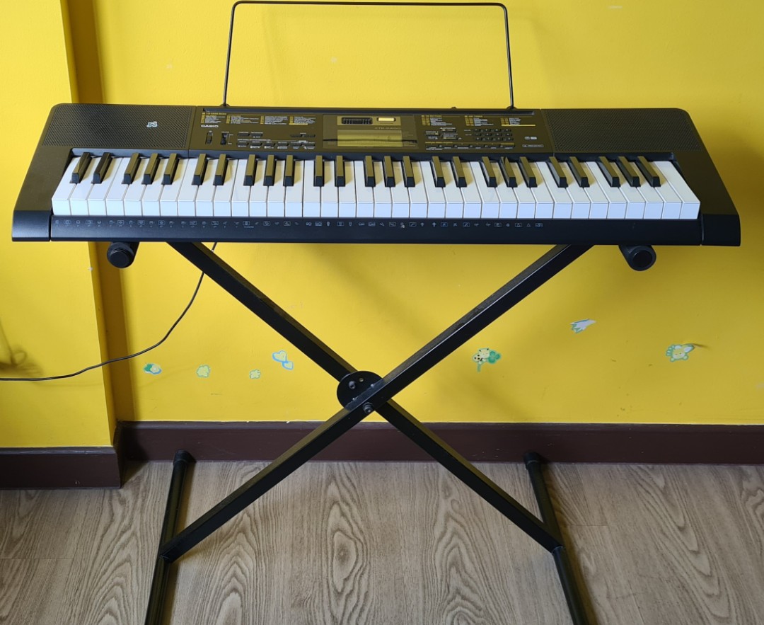 Casio Keyboard CTK 2400, Hobbies & Toys, Music & Media, Musical