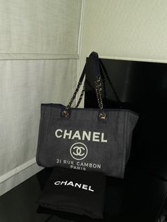 MY CHANEL DEAUVILLE TOTE  REVIEW + WHATS IN MY BAG?! 