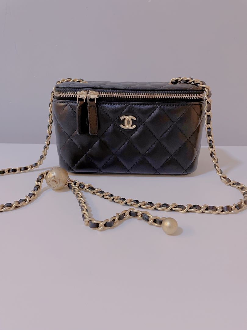 Chanel small vanity case with pearl crush 金球黑色長盒子長方盒, 名牌, 手袋及銀包- Carousell