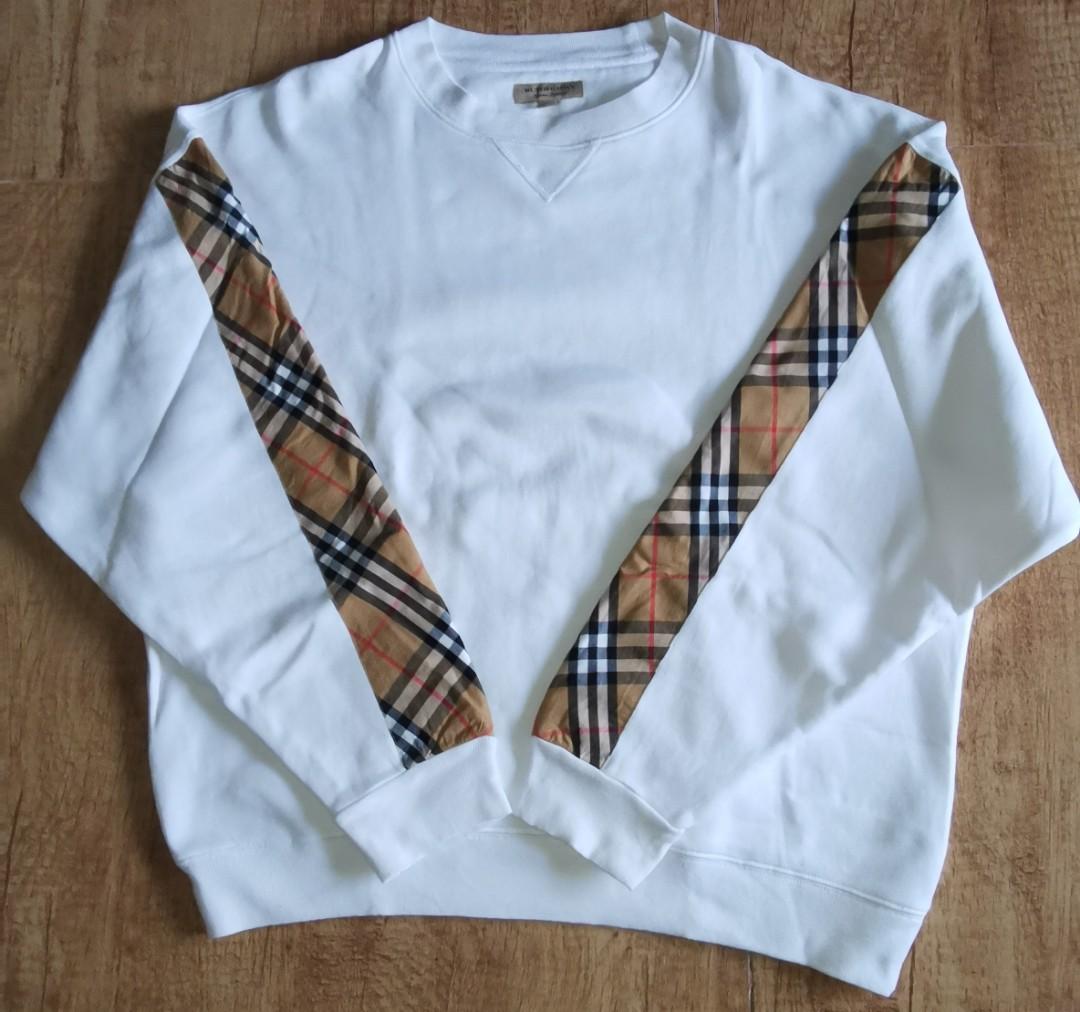 Crewneck Burberry London England, Fesyen Wanita, Pakaian Wanita, Baju  Luaran di Carousell