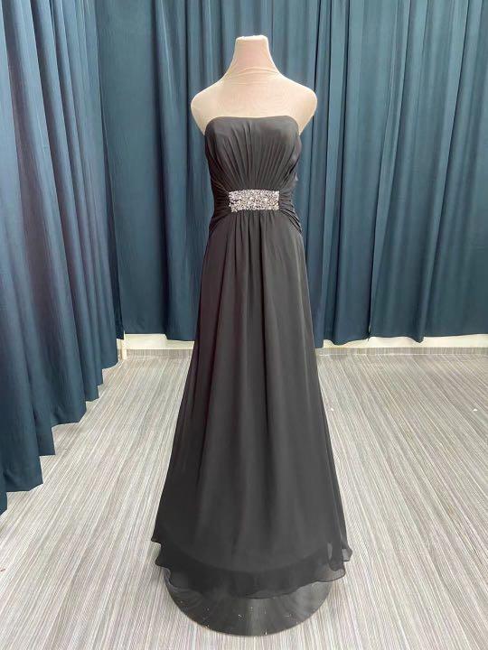 simple gown black