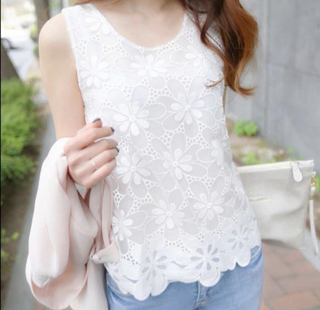 INSTOCK Minimalist white floral flower top Sleeveless shirt blouse casual office wear ol work attire