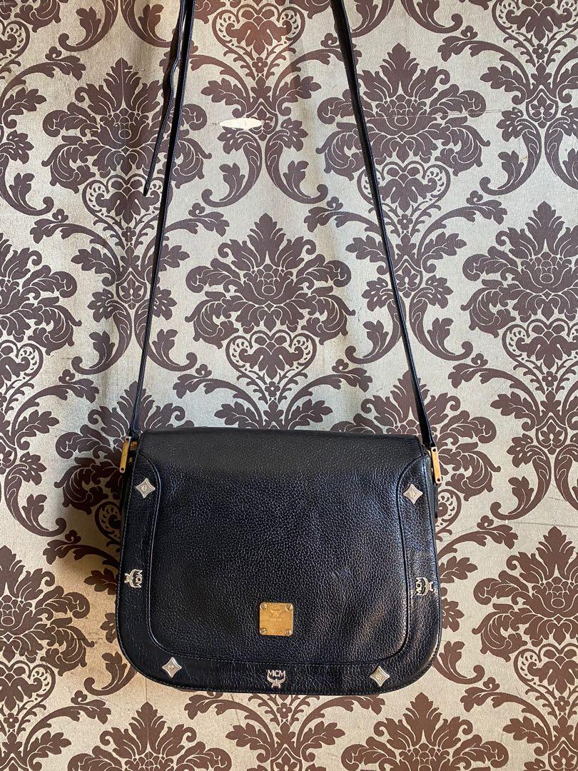 MCM SIGNATURE sling bag Fesyen Wanita Tas Dompet di Carousell