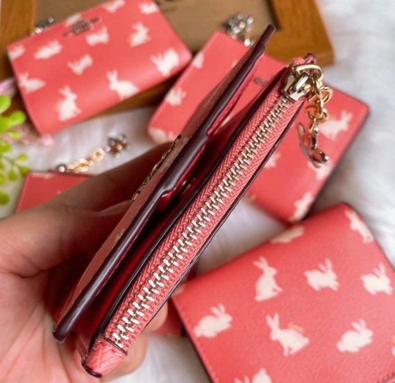 New Coach Original Classic Signature Rabbit Design Collection Zipper Wallet For Women Snap Card Case Short Wallet Women Zip Fold Purse