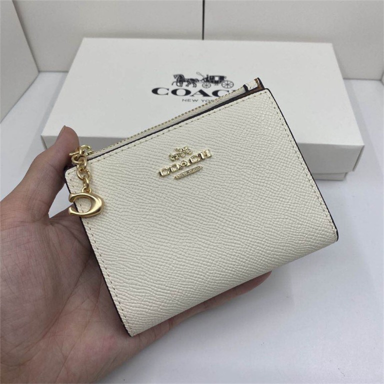 New Coach Original Classic White Collection Wallet For Women Come With Complete Set Snap Card Case Short Wallet Women Zip Fold Purse Luxury Bags Wallets on Carousell