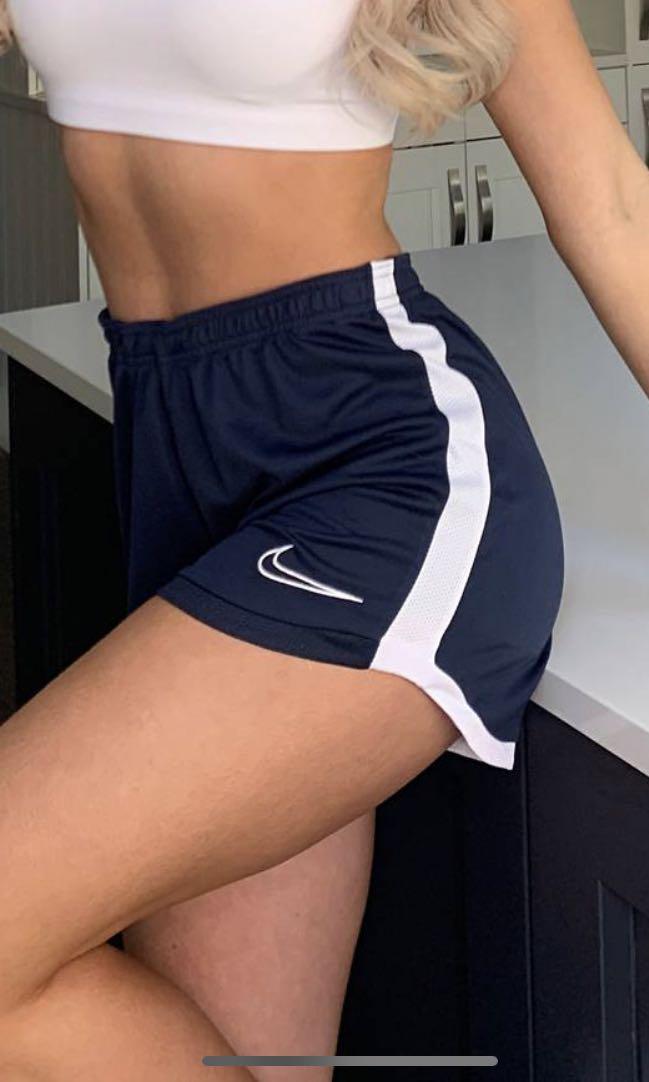 Girls navy nike discount shorts