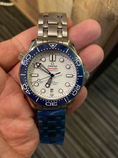 (Category: ) located in . Submitted by cornerstonewatches (Listing ID 1115281049, Image 1). Description: .