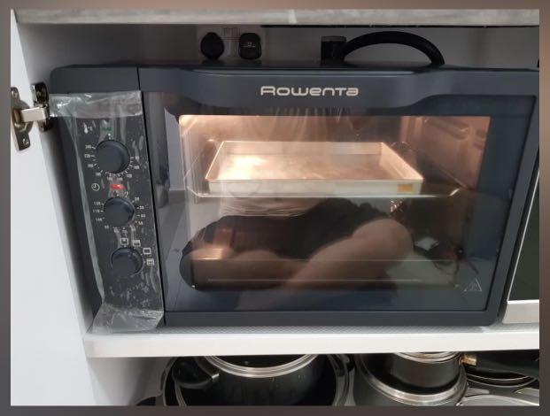Oven repair service (Category: Electrician Services) located in Singapore. Submitted by stevenngck (Listing ID 1115274875, Image 1). Description: Experienced technician repair your home oven @81223375 WhatsApp .