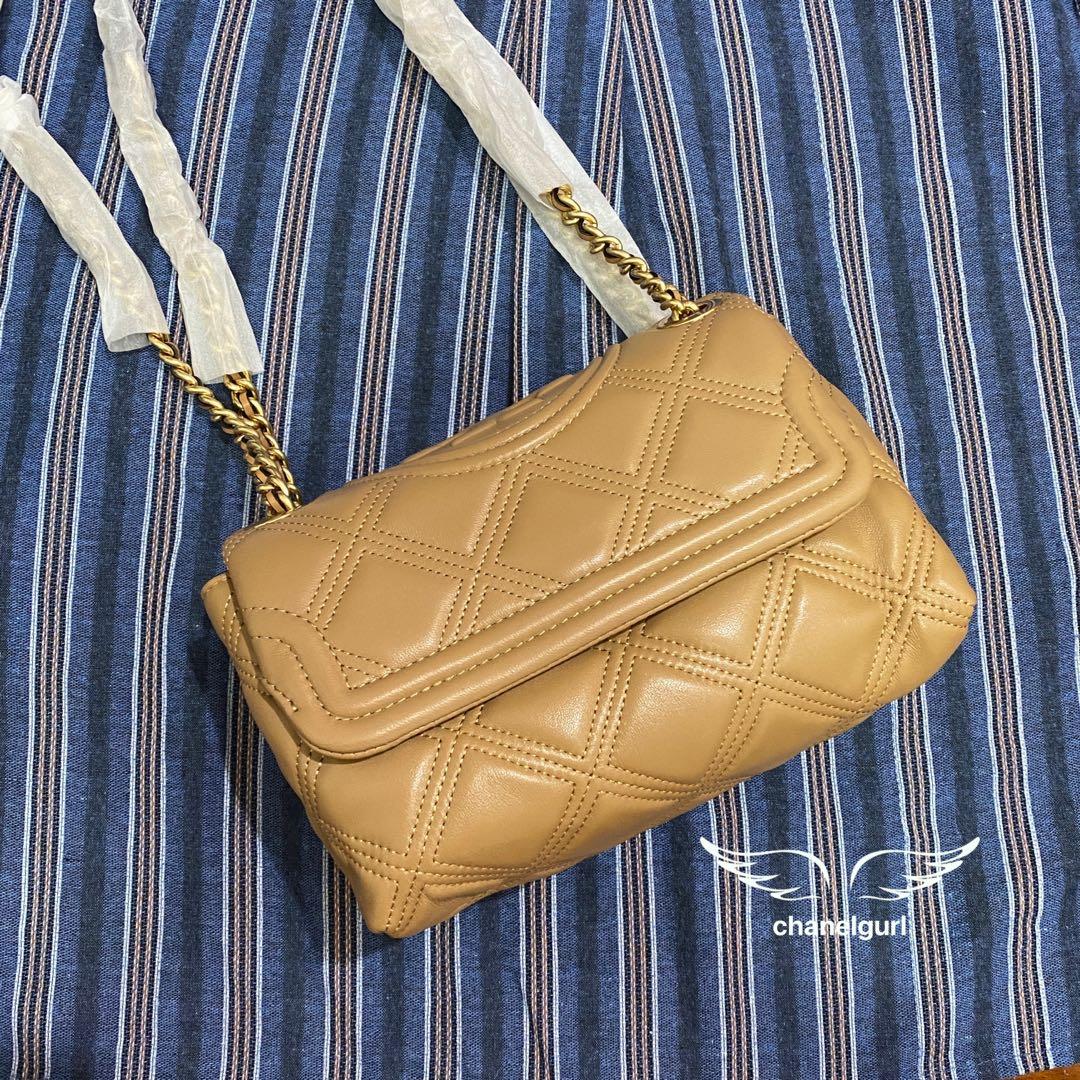 Real Shot Tory Burch Soft Fleming Bag tiramisu brown, Women's Fashion, Bags  & Wallets, Purses & Pouches on Carousell
