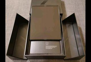 Samsung Galaxy Fold 2 Black , 256gb good as new, Complete