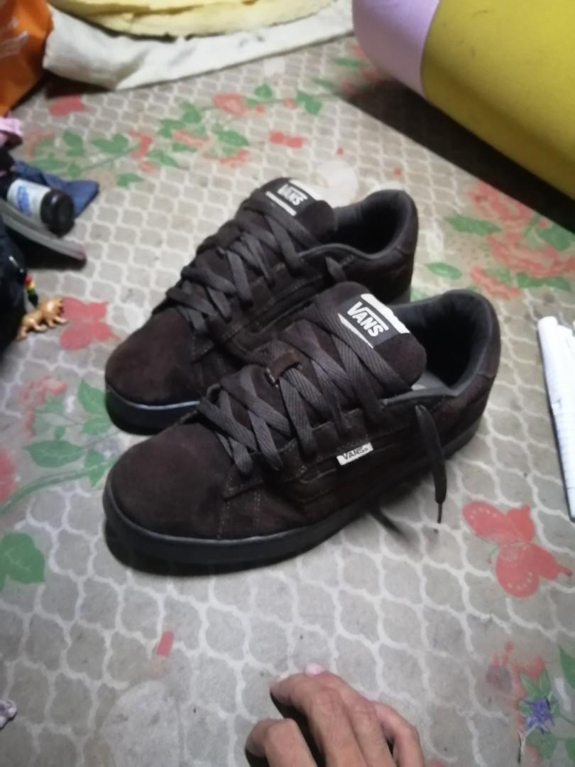 Bulky vans skate shoes top
