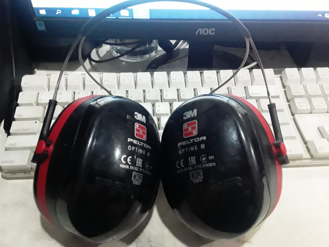 3M Peltor Optime III, Sports Equipment, Other Sports Equipment and ...