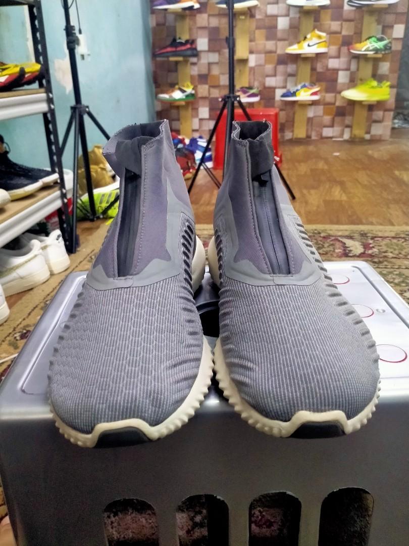 Alphabounce mid top