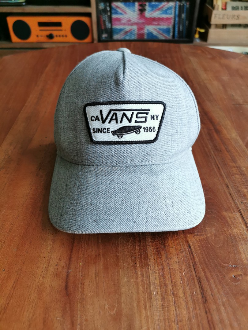 Authentic Vans Snapback, Men's Fashion 
