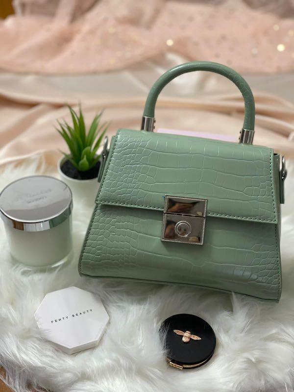 Cute handbags discount for ladies