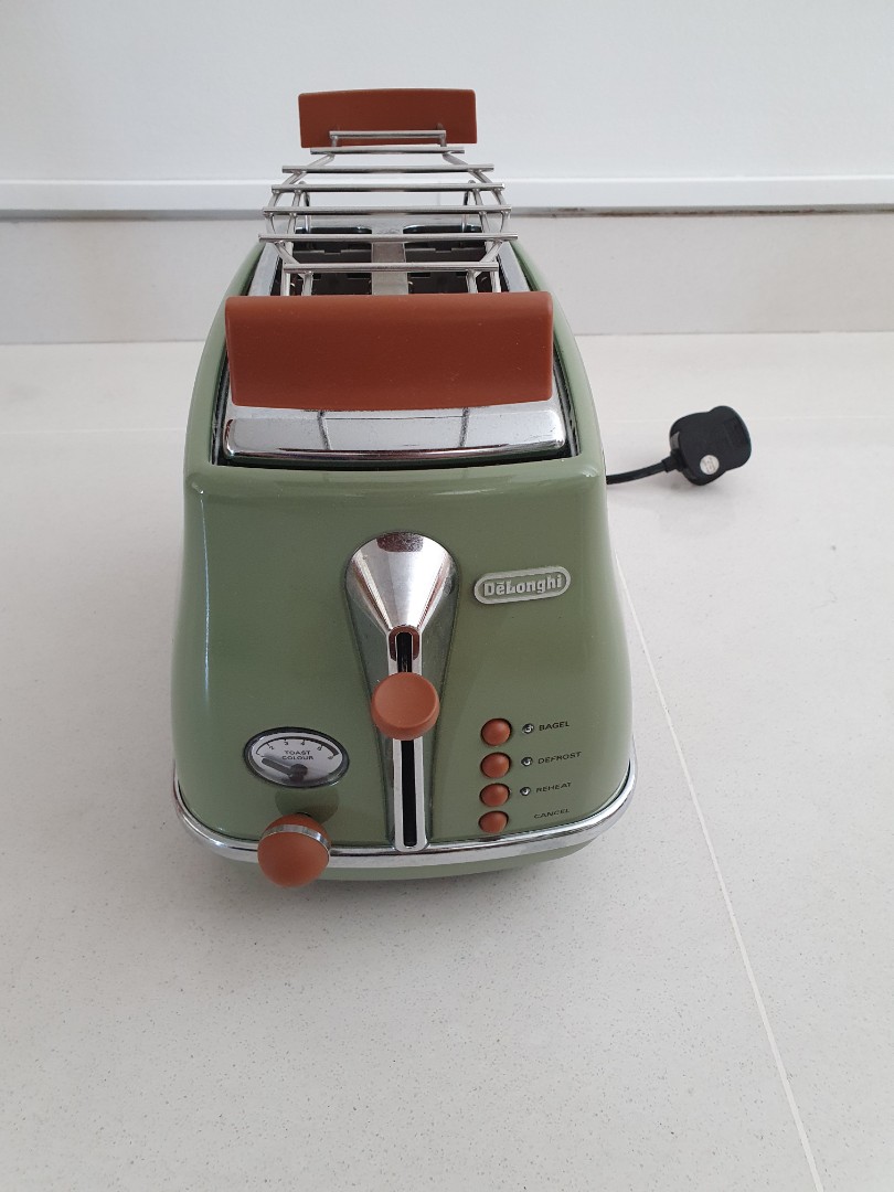 Delonghi Toaster Used, TV & Home Appliances, Kitchen Appliances, Ovens & Toasters on Carousell