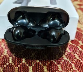 (Category: ) located in . Submitted by allearbuds_earphones (Listing ID 1115384491, Image 1). Description: .