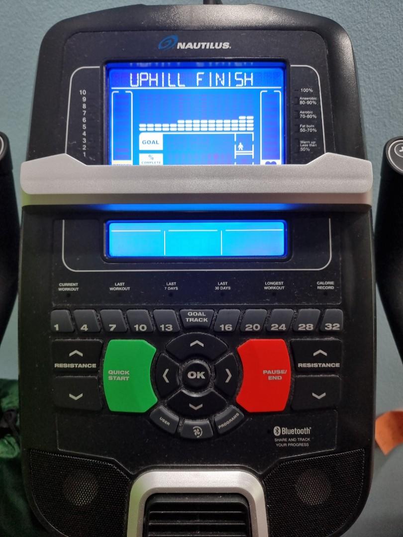 LIKE NEW Nautilus U628 upright exercise bike Sports Equipment
