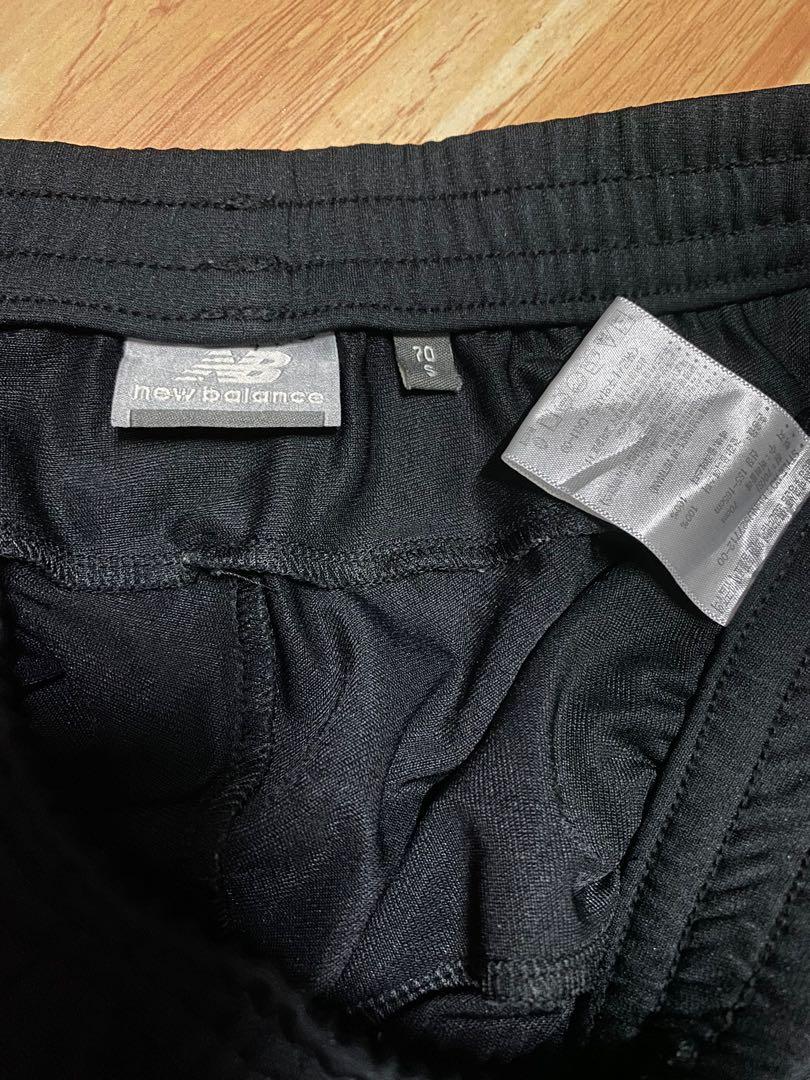 NEW BALANCE Leggings ORIGINAL (S) (Category: Activewear) located in Quezon City. Submitted by evgco (Listing ID 1115453307, Image 3). Description: 💯original New Balance 3/4 leggings In very good condition, like NEW NO Issue ❤️ Nice and comfy to wear. With two side pockets L - 25 inch W - 13 inch (laid flat) See photos for details RFS: Decluttering Loc: Proj 4 QC Payment: GCASH .