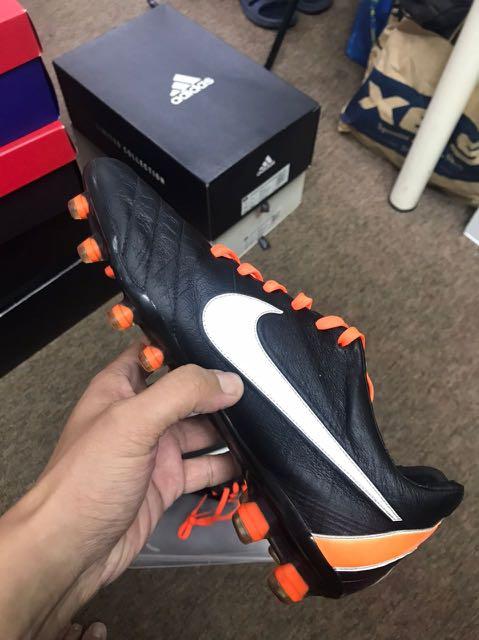 Nike tiempo discount carbon fiber